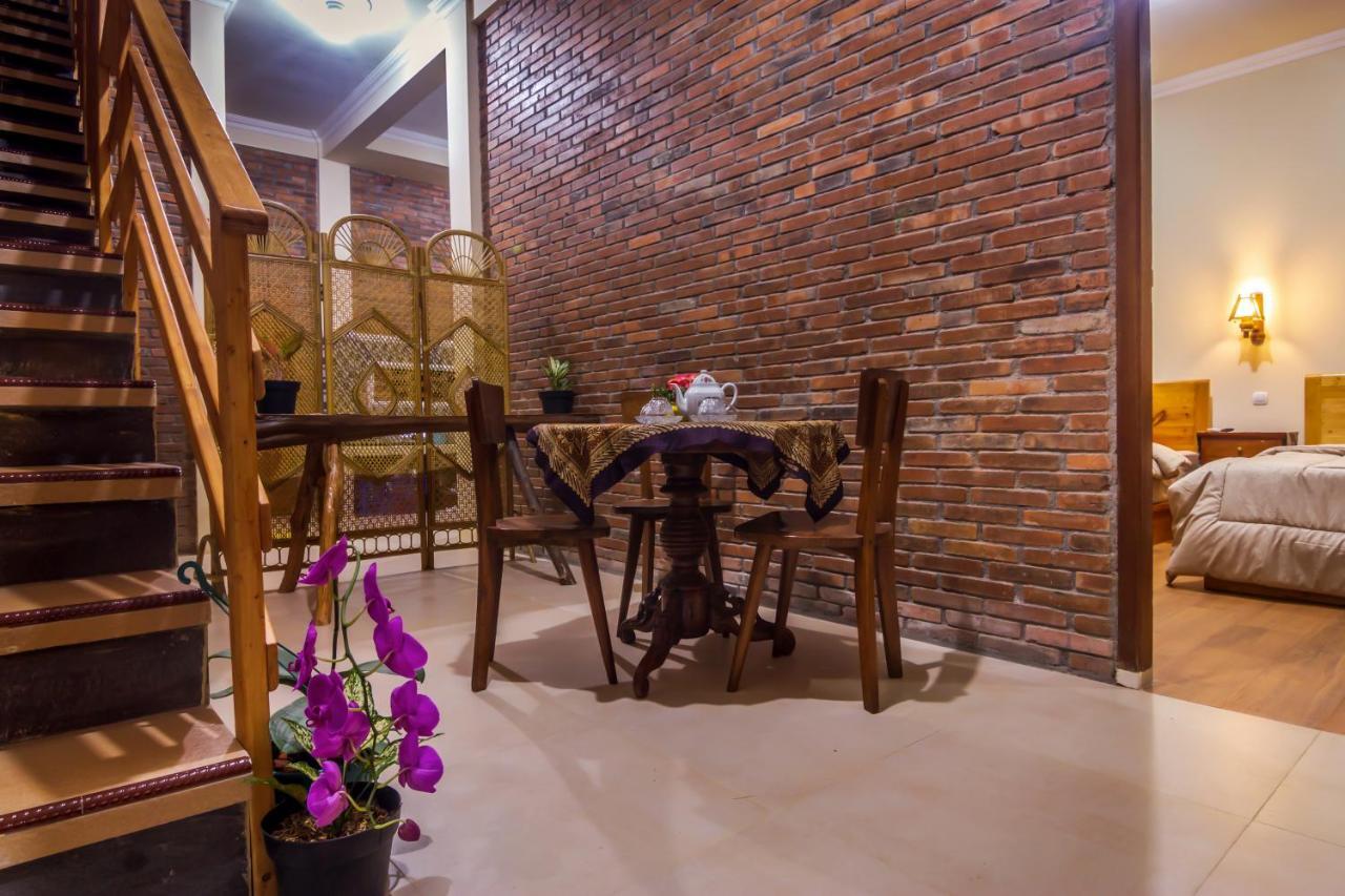 Maher House Borobudur Magelang Exteriör bild