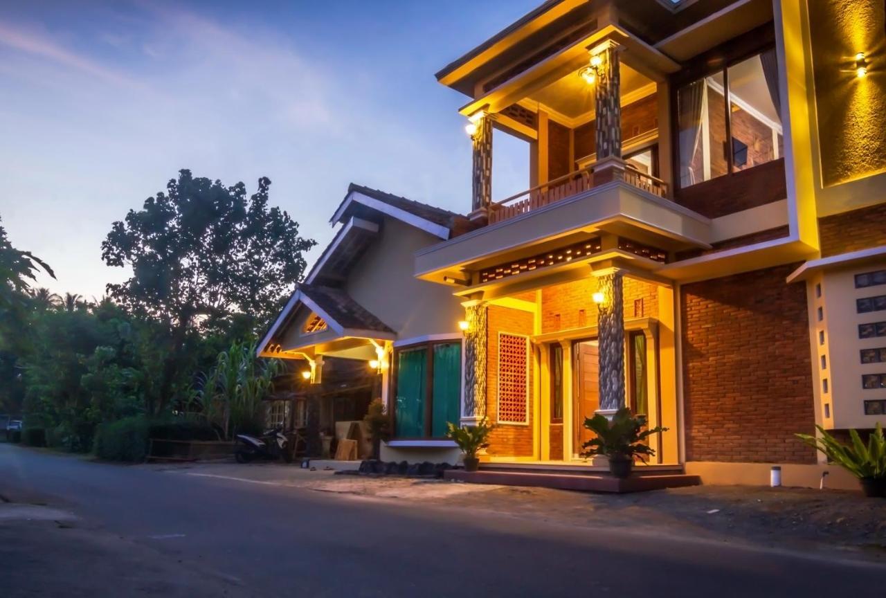 Maher House Borobudur Magelang Exteriör bild
